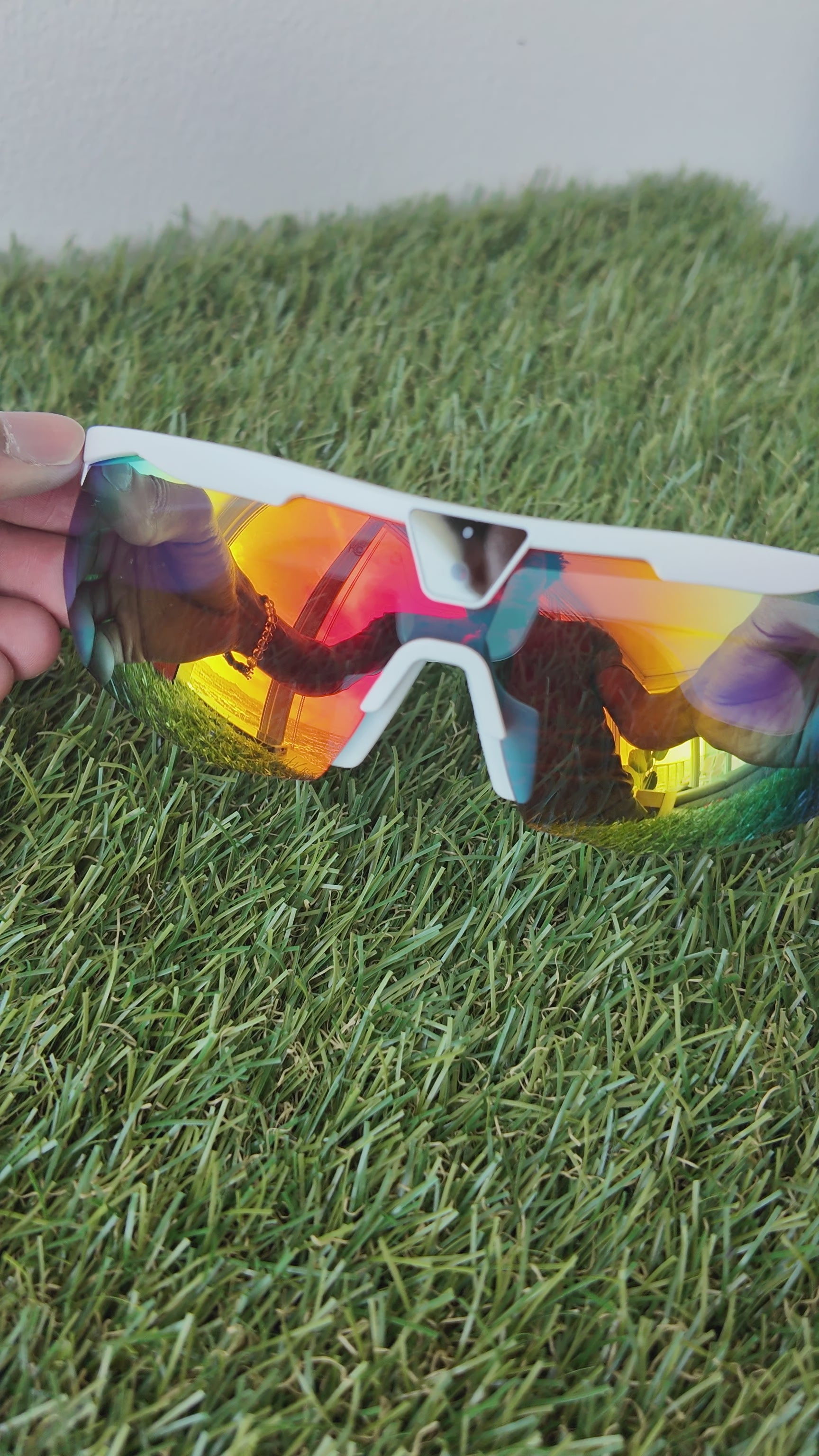 AXER Active White Frame